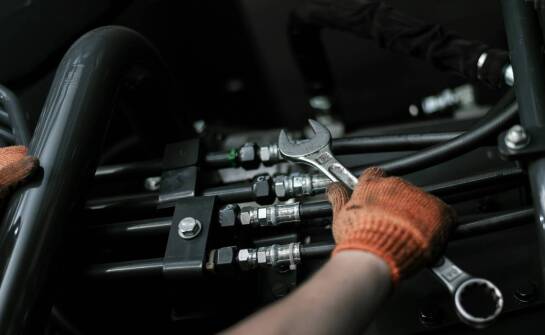 Jak przygotować hydrauliczne węże do procesu utylizacji?