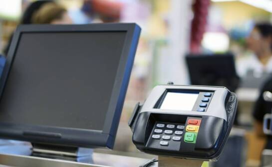 Jak wybór odpowiedniego płatniczego terminala wpływa na satysfakcję klienta?