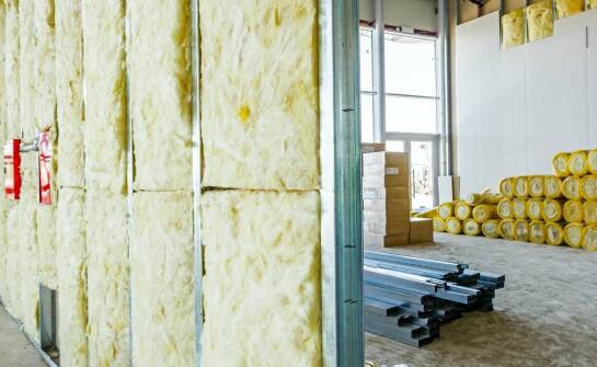 Jakie korzyści niesie zastosowanie budowlanych folii w izolacji termicznej?