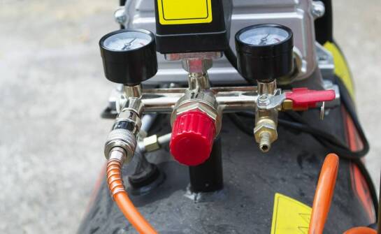 Techniczne aspekty i zastosowanie zaworów bezpieczeństwa do kompresorów 8 bar.