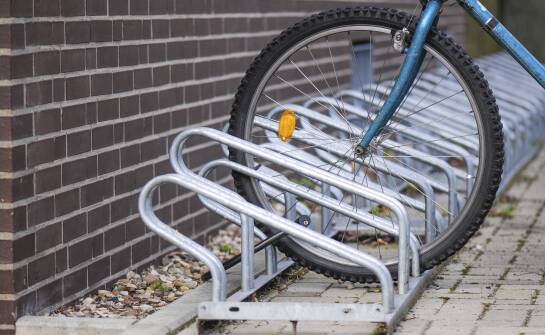 Estetyka i trwałość rowerowych stojaków - co wybrać?