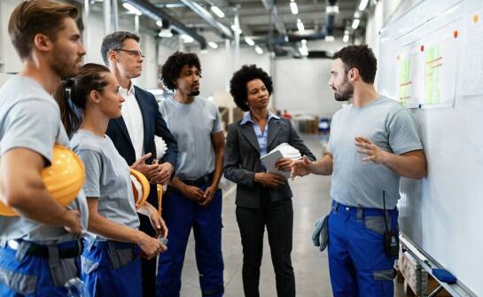 Jakie są zalety indywidualnego podejścia do szkoleń BHP w przedsiębiorstwach?