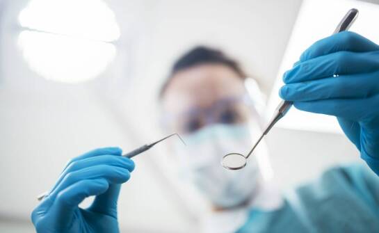 Jakie są przeciwwskazania do zabiegu implantacji zębów?