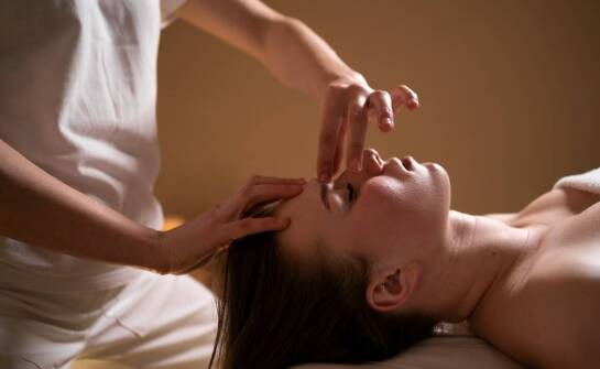 Techniki masażu Kobido a redukcja mięśniowych napięć twarzy