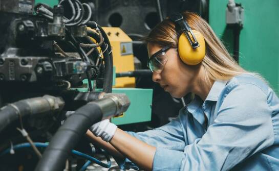 Znaczenie serwisowania przemysłowych urządzeń dla ich długowieczności
