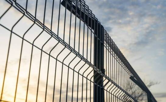 Panele ogrodzeniowe – idealne rozwiązanie dla terenów przemysłowych.
