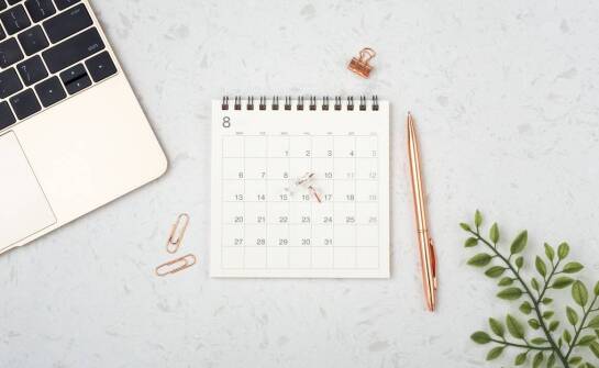 Druk kalendarzy z unikalnym designem – przyciągaj uwagę klientów.