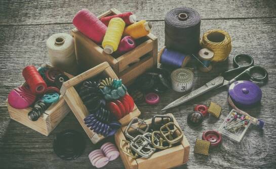 Personalizacja reklamowych smyczy jako sposób na wyróżnienie się na rynku