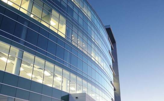 Innowacyjne podejścia do projektowania systemów przeciwpożarowych w budynkach nowoczesnych