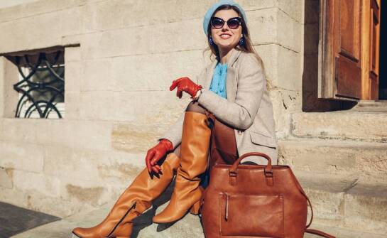 Jak łączyć damskie rude sztyblety z zimowymi płaszczami?