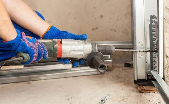 Dlaczego młotowiertarka Bosch GBH 2-26 DRE to niezbędnik dla każdego profesjonalisty?