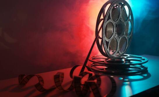 Fizyka wokół nas: prezentacja inspiracji naukowych dla kina