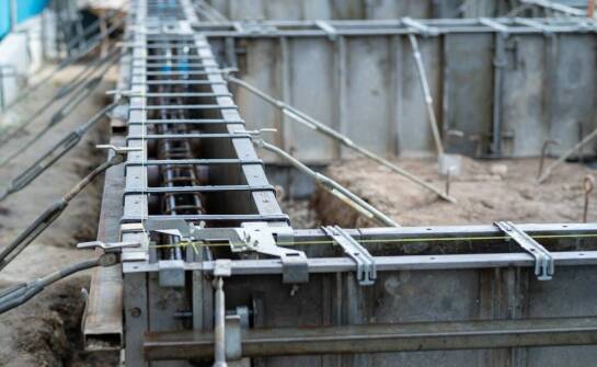 Jakie techniczne aspekty uwzględnić przy zakupie fundamentu termonium 15 cm?