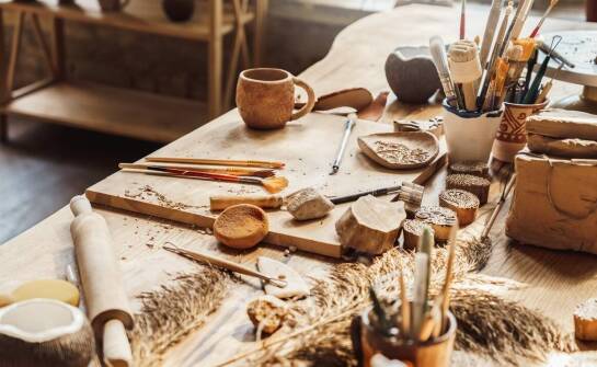 Rola drewnianych wyrobów w wyposażeniu obiektów sportowych