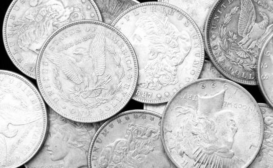 Srebrne monety a ich rynkowa wartość: Co warto wiedzieć przed sprzedażą?