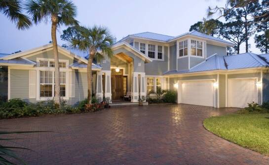 Jakie są kluczowe aspekty przy wyborze domu w ofercie?