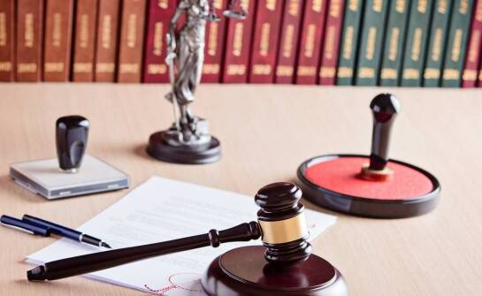 Kluczowe aspekty prawne w procesie odzyskiwania komunikacyjnych odszkodowań