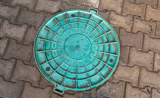 Dlaczego polipropylen jest idealnym materiałem do pokryw kanalizacyjnych?