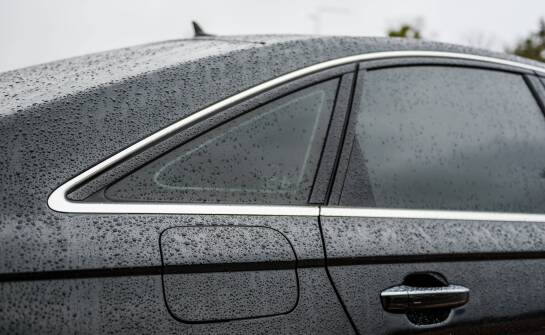 Jakie technologiczne innowacje w dorabianiu samochodowych szyb zwiększają ich odporność na uszkodzenia?