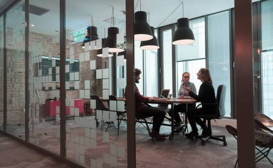 Wynajem sal konferencyjnych w Gdańsku – idealne miejsce na integracyjne wydarzenia