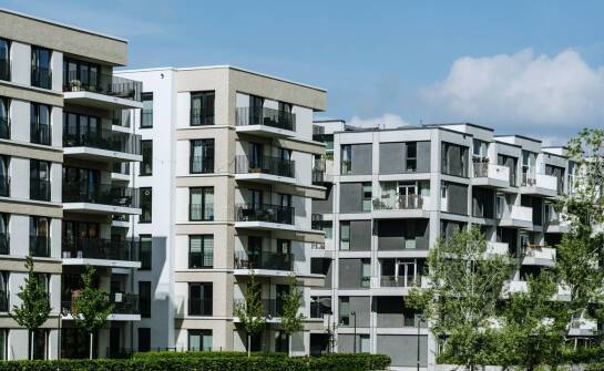 Dlaczego warto kupić lokal na rynku pierwotnym?