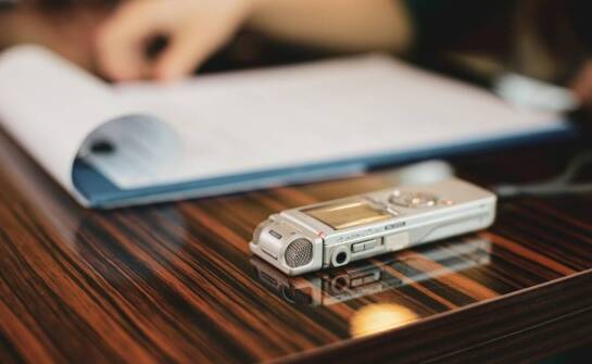 Jak uwierzytelnione tłumaczenia wpływają na wiarygodność technicznych dokumentów?