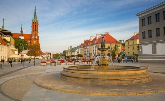 Jakie są godziny szczytu dla najtańszej taxi w Siemianowicach?