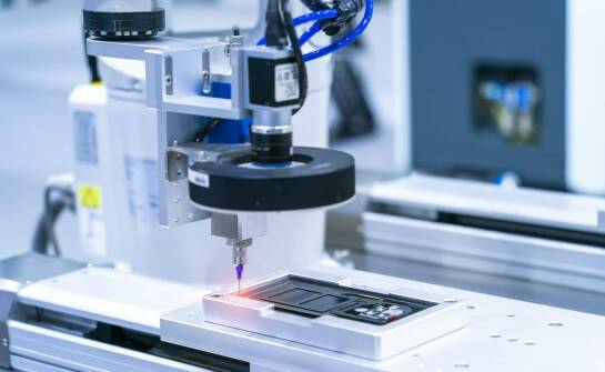 Jak nowoczesne techniki montażu wpływają na jakość elektronicznych podzespołów?