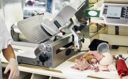 Jak elektryczna kotleciarka wspiera efektywność w kuchniach gastronomicznych?