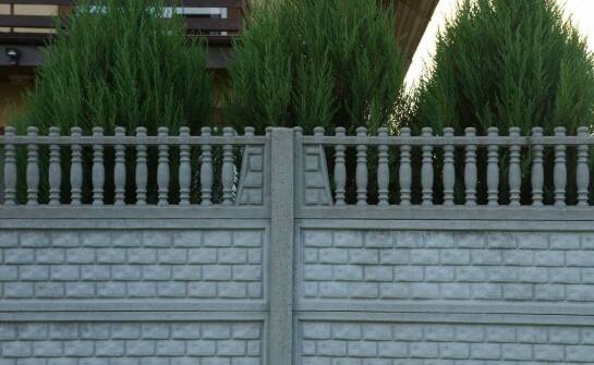 Jakie są zalety betonowych płyt w kontekście ochrony prywatności?