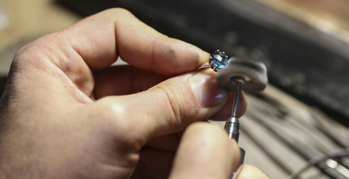 Sekrety pielęgnacji srebrnej biżuterii