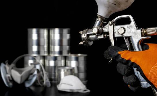 Przewodnik po środkach do konserwacji dachowej więźby – co warto wiedzieć?