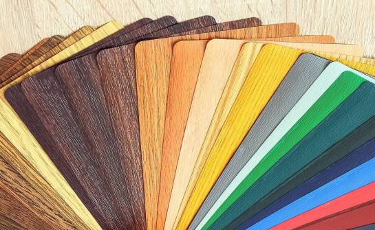 Wizytówki w Katowicach: wybór papieru i techniki druku dla najlepszego efektu.