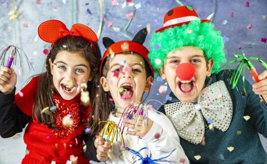 Jak wyjątkowe rekwizyty wpływają na odbiór magii u młodych widzów?