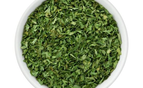 Jak ziołowe składniki zawarte w karmie Orijen wspierają zdrowie psa?