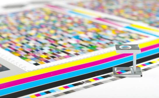 Znaczenie estetyki i precyzji w produkcji obwolut do książek