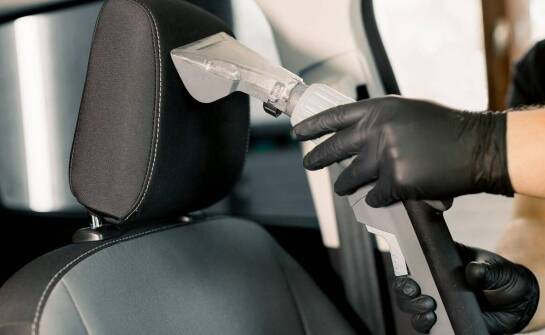 Pranie tapicerki a długotrwała świeżość wnętrza w pojeździe