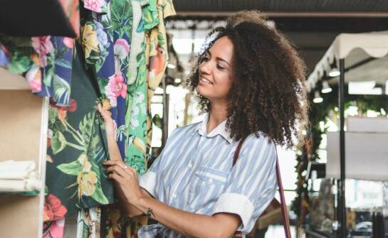 Jak galeria handlowa integruje lokalną społeczność poprzez sztukę?