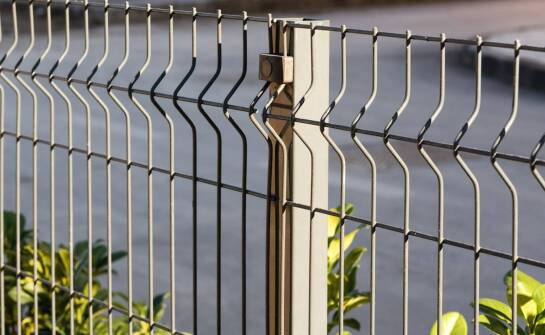 Dlaczego 3D siatka ogrodzeniowa jest idealna dla obszarów przemysłowych?