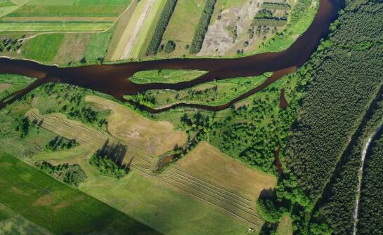 Jakie zasady obowiązują podczas archeologicznych badań na terenach rolniczych?