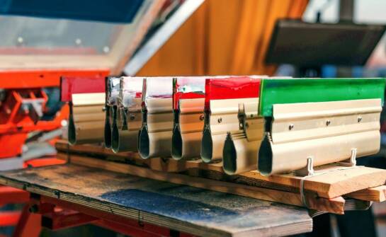 Jak poliuretanowe zgarniacze wspierają ochronę środowiska w przemyśle?