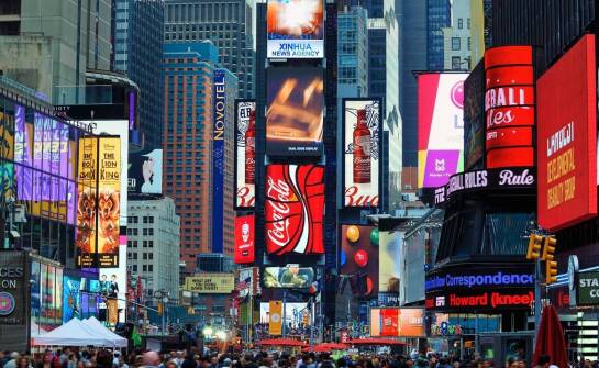 Innowacyjne technologie w projektowaniu i produkcji reklamowych billboardów