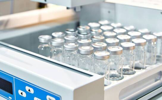 Jakie są kluczowe cechy efektywnego laboratoryjnego okna podawczego?