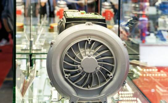 Jak wielobiegowe silniki wpływają na wydajność systemów wentylacyjnych?