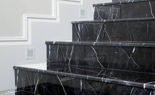 Dlaczego warto wybrać bazaltowe schody do wnętrz?