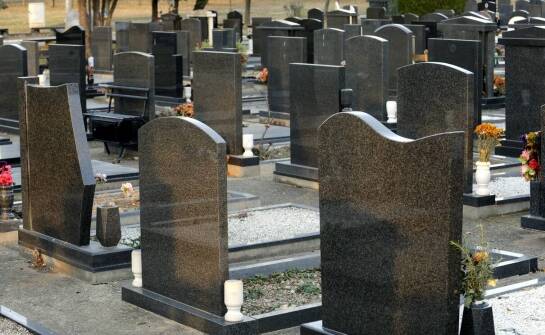 Wzory i kolory kamieni najczęściej używanych do produkcji nagrobków.