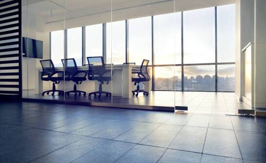 Sprzątanie poremontowe a minimalizacja pyłu i alergenów w biurze