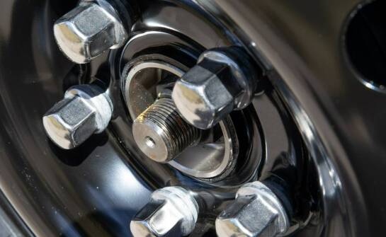 Wpływ smaru do gwintów na długowieczność przelotowych muf