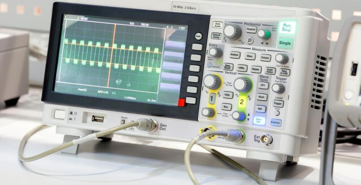 Czujnik g jako narzędzie do analizy drgań widmowych