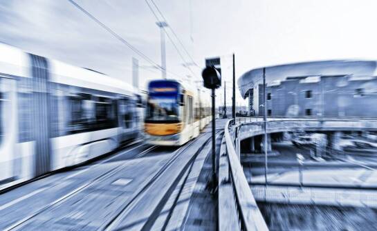 Jak elastyczność usług sprzętowo-transportowych wspiera realizację inwestycji?